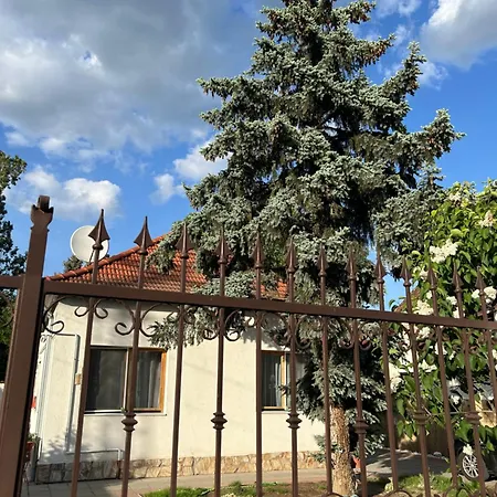 Tavaszpart Vendeghaz Apartmán