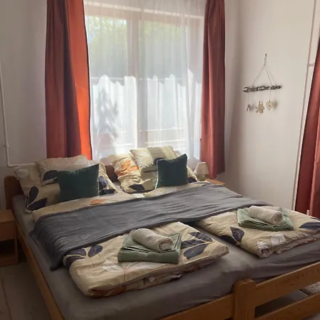 Apartmán Tavaszpart Vendeghaz *