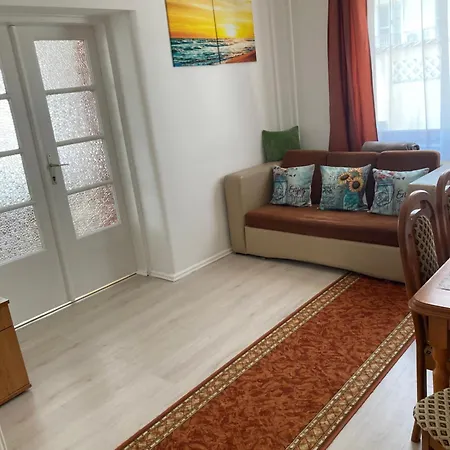 Tavaszpart Vendeghaz Διαμέρισμα *