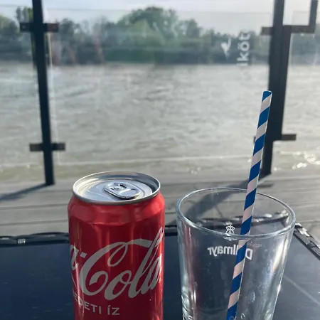 Tavaszpart Vendeghaz Διαμέρισμα *