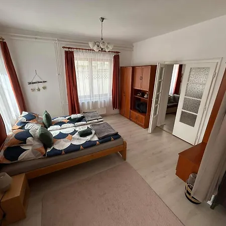 Tavaszpart Vendeghaz Σέγκεντ