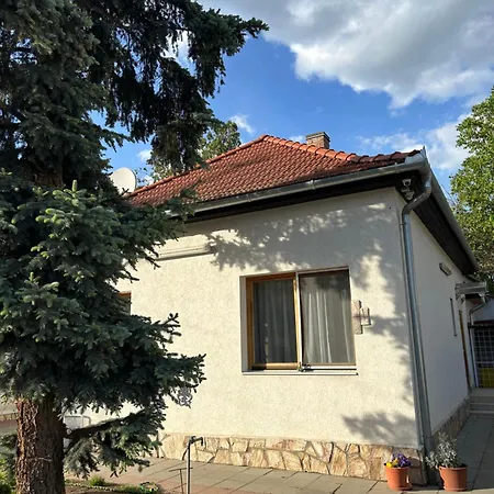 Tavaszpart Vendeghaz *