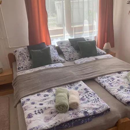 Tavaszpart Vendeghaz * Σέγκεντ